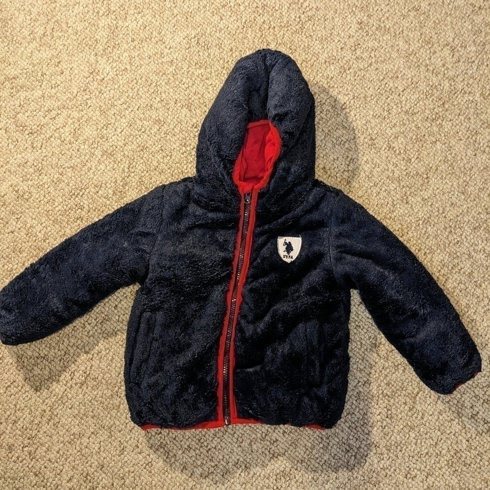 Faux Fur Polo jacket, 3T. Navy with Red